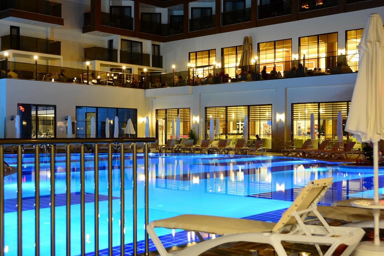 Glamour Resort & Spa Side Exterior foto