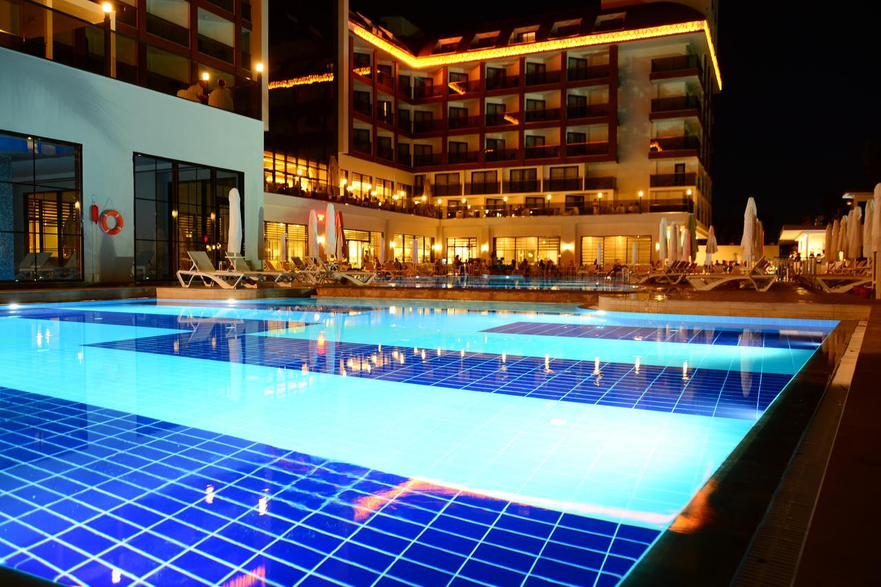 Glamour Resort & Spa Side Exterior foto