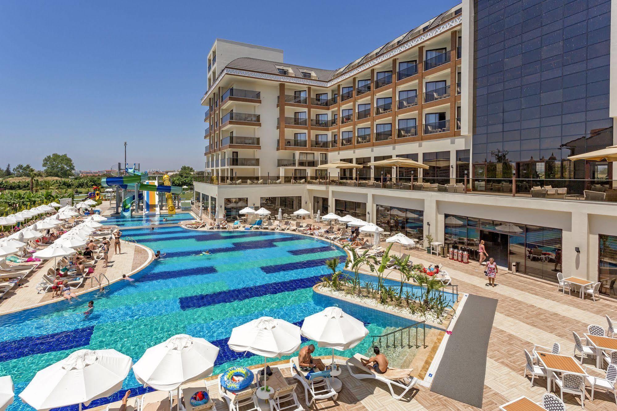 Glamour Resort & Spa Side Exterior foto